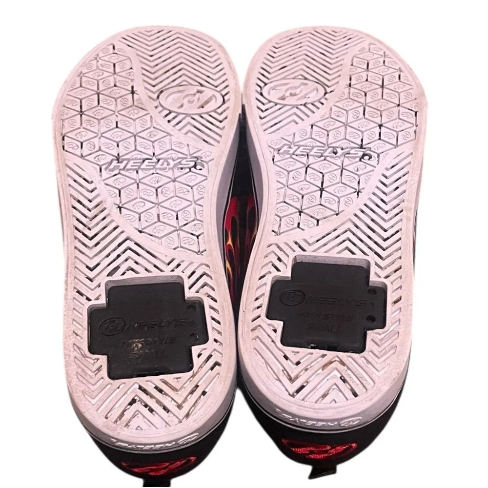 Heelys Kids Black Flame Print Skate Shoes Size 4 Youth (No‎ wheels)